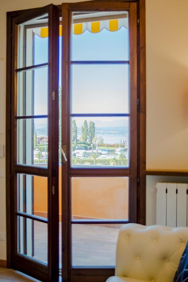 La Casa Sul Porto - Italian Homing Διαμέρισμα Σιρμιόνε Εξωτερικό φωτογραφία